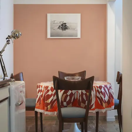 Melusina Homes Historical Center Apartman *