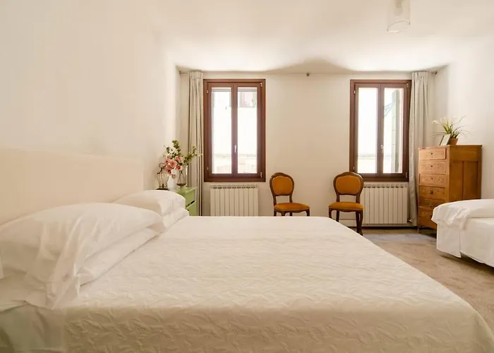 Melusina Homes Historical Center 아파트 *