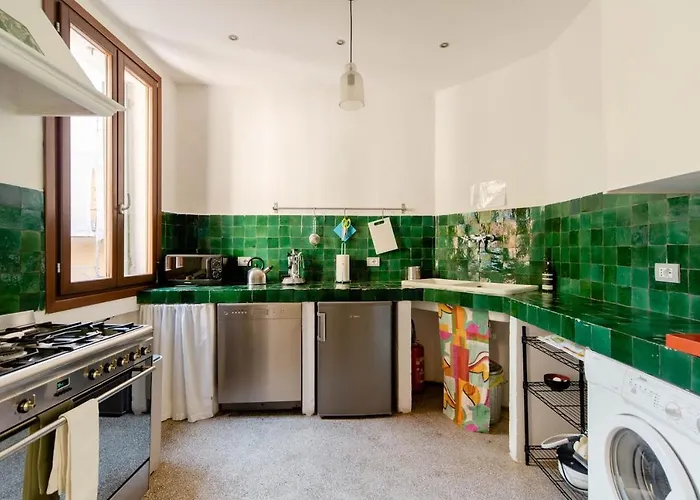 Melusina Homes Historical Center 아파트 *