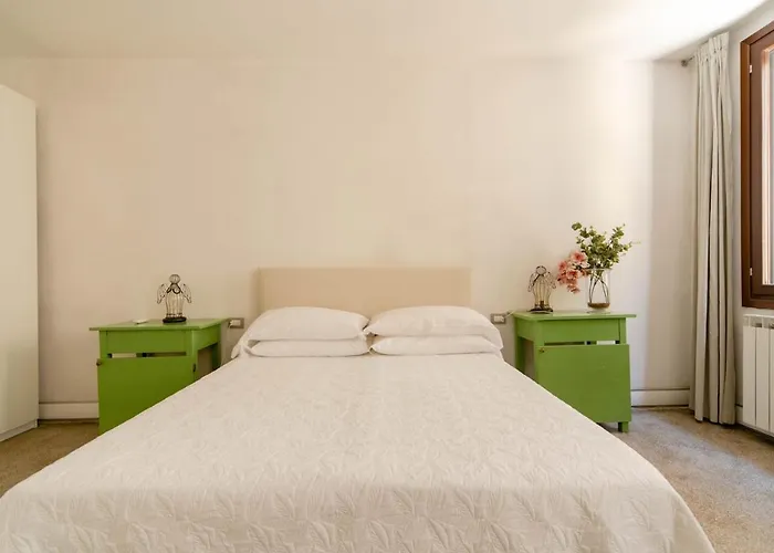 Melusina Homes Historical Center * 베니스