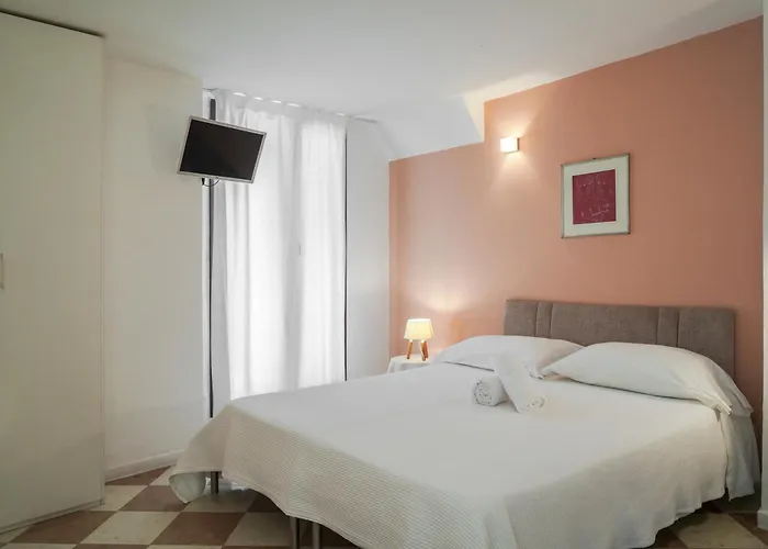 Melusina Homes Historical Center 아파트