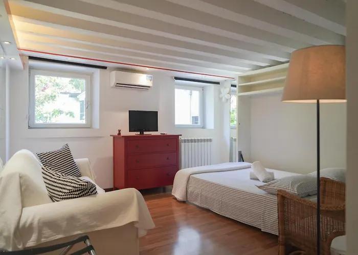 Melusina Homes Historical Center 아파트 *