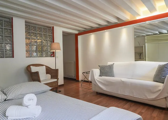 아파트 Melusina Homes Historical Center